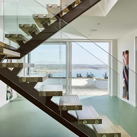 Villa Expansive Six Bedroom With Uninterrupted Views Over Ardmore Bay Below